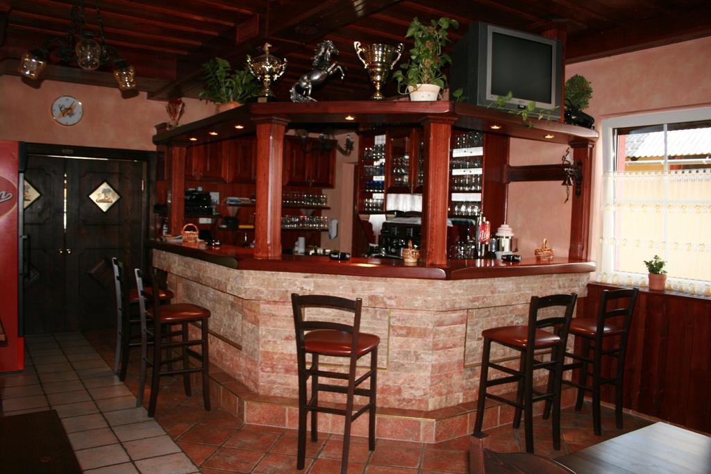 Guest House Klub Kovac Naklo Luaran gambar