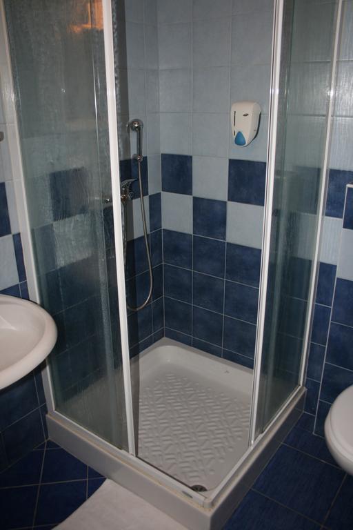 Guest House Klub Kovac Naklo Bilik gambar